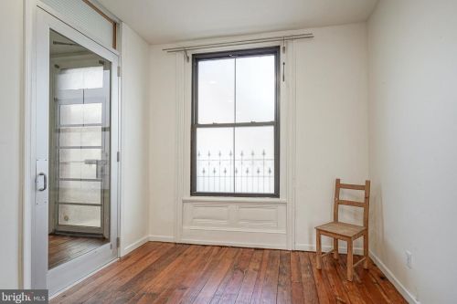 1525 27th St, Philadelphia, PA 19146-4409