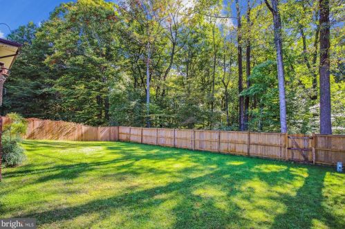 6211 Fushsimi Ct, Springfield VA  22015-3451 exterior