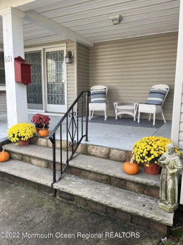 601 Washington Ave, Avon, NJ 07717-1010