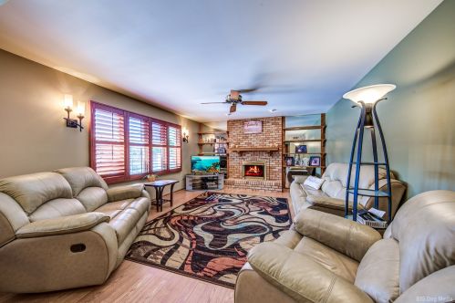 331 Ridgemoor Dr, Willowbrook IL  60527-5419 exterior