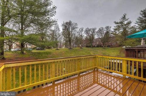 8731 Stone Hl Pl, Springfield VA  22153-1718 exterior