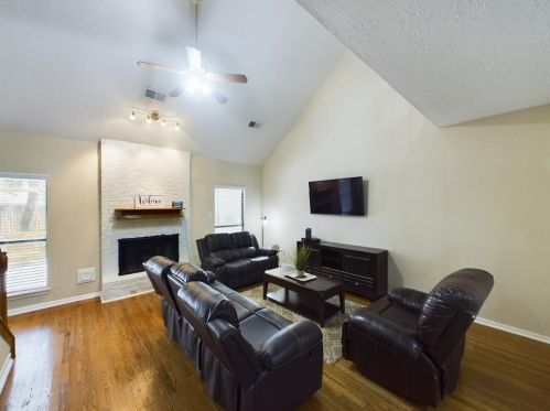 2214 Windmill Dr, Richmond TX  77406-1259 exterior