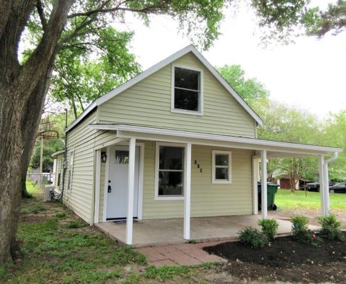 718 Anderson St, Angleton TX 77515-4544 exterior