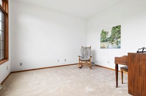 1084 Griggs Rd, Rockford, IL 61108-4579