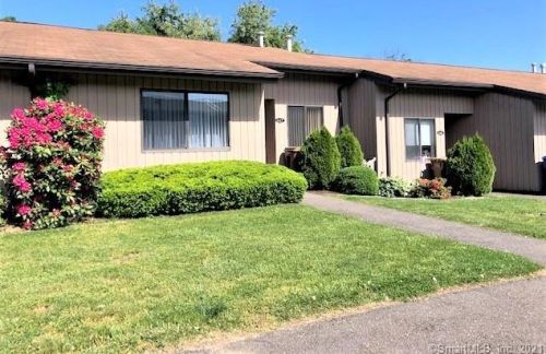447 Asbury Rdg, Huntington, CT 06484-4862