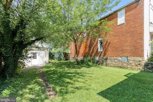 564 Broadway, Hanover PA 17331-2504 exterior