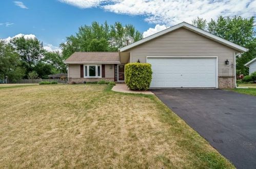 5868 Reidenbach Rd, South Beloit, IL 61080-9291