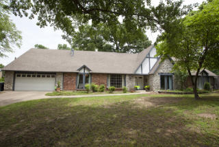 4801 Lewis Pl, Tulsa OK  74105-5146 exterior