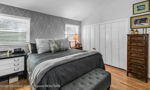 37 Walnut Ave, Tinton Falls NJ 07701-6132 exterior