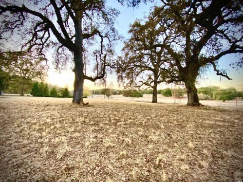 2001 Vichy Springs Rd, Ukiah CA 95482-4135 exterior