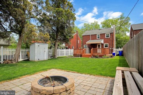 832 Midland Ave, York, PA 17403-2934