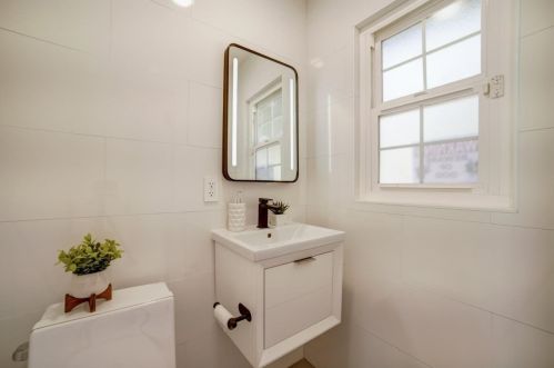 1698 La Bonita Way, Concord CA  94519-1924 exterior