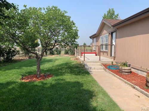 1287 Ladonia Dr, Pueblo, CO 81007-1338