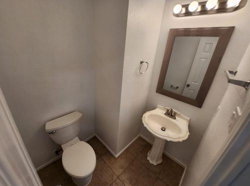 138 Hogan, Uhland TX 78640-5400 exterior