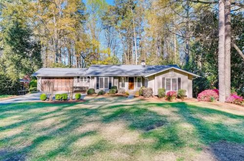 4032 Emma Ln, Atlanta, GA 30342-3837