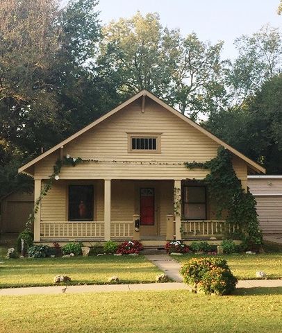 315 Columbia St, Augusta, KS 67010-1536