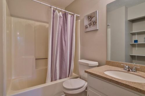 3406 Bayshore Dr, Atlanta GA 30340-4277 exterior