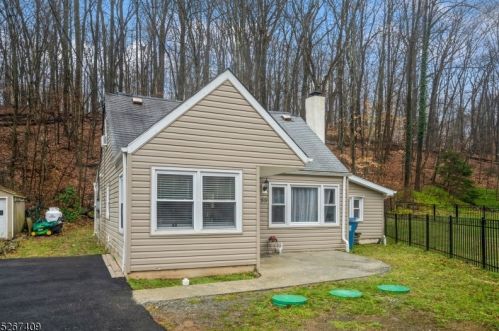 55 Old Croton Rd, Flemington, NJ 08822-5921