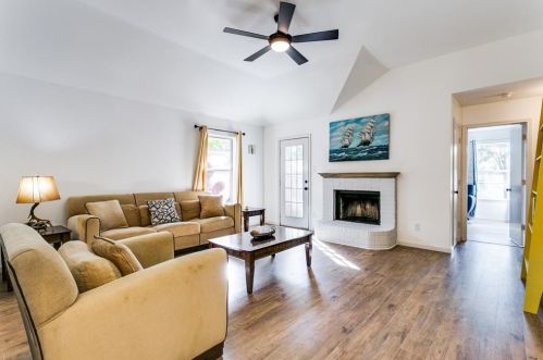 8418 Crystal Ln, Fort Worth TX  76182-3636 exterior