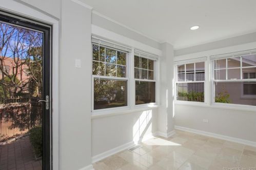 6 Sound View Ct, Greenwich CT  06830-6511 exterior