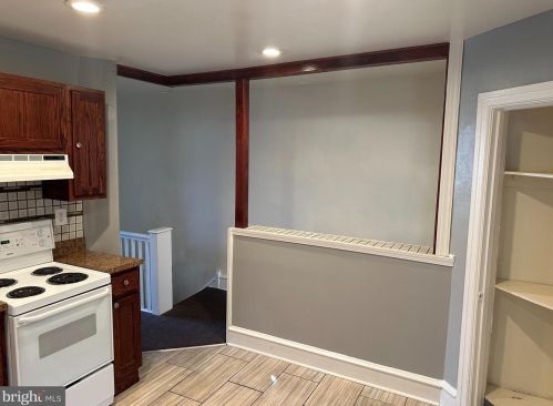 1806 68th St, Philadelphia, PA 19142-1222