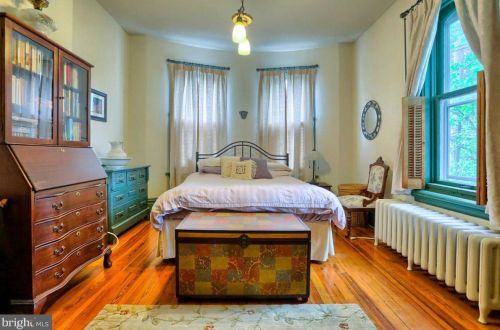 263 Walnut St, Carlisle PA  17013-3735 exterior