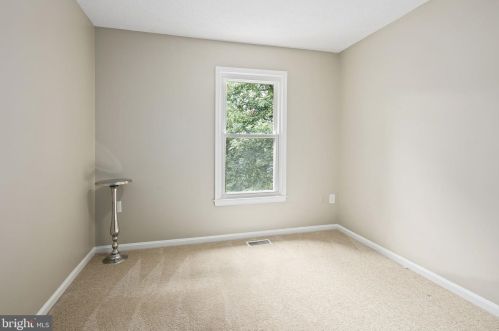7391 Stream Way, Springfield VA  22152-3639 exterior
