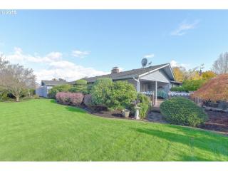 1655 Cochran Dr, Damascus OR  97030 exterior
