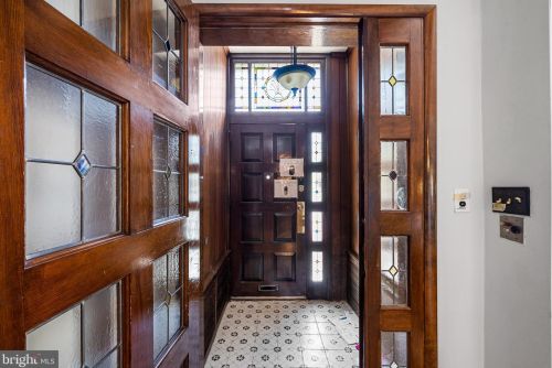 1428 Broad St, Philadelphia, PA 19146-4808
