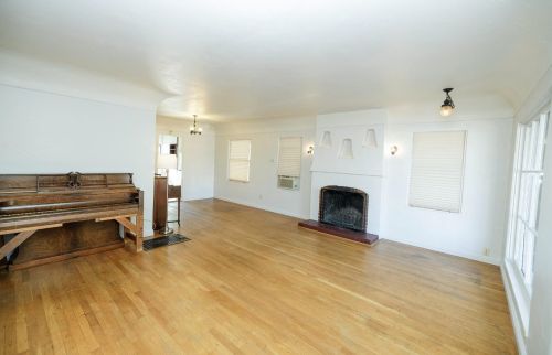 1350 Scenic Dr, Modesto, CA 95355-4902