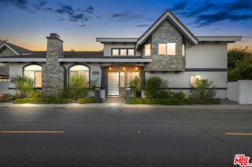 1659 6th St, Manhattan Beach, CA 90266-6305