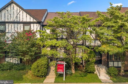 1108 Snead Pl, Herndon, VA 20170-3500