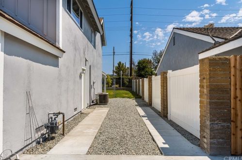 6298 Woodsboro Ave, Anaheim CA  92807-2347 exterior