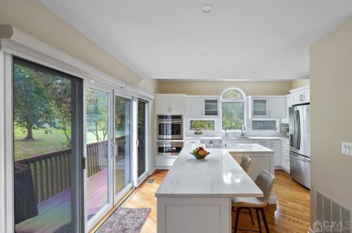 305 Sayre Dr, Princeton NJ  08540-5872 exterior