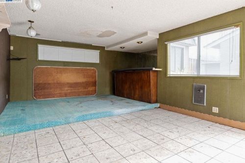 1994 Evergreen Ave, San Leandro CA 94577-6202 exterior