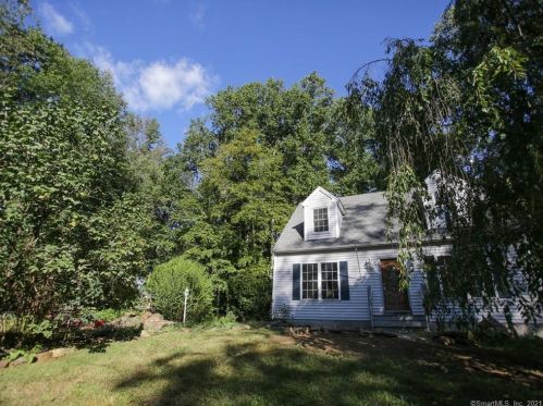 21 Brook Trl, East Hampton, CT 06424-2004