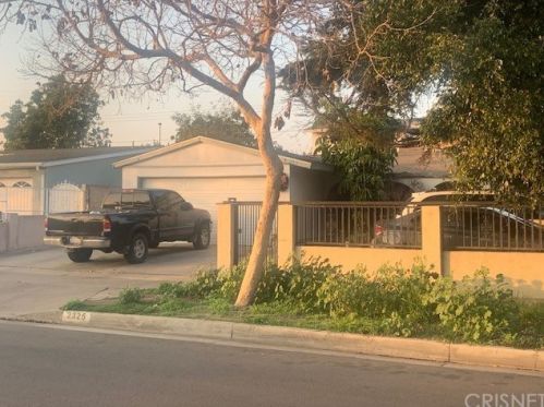 2325 Monta Vista Ave, Santa Ana CA 92704-2828 exterior