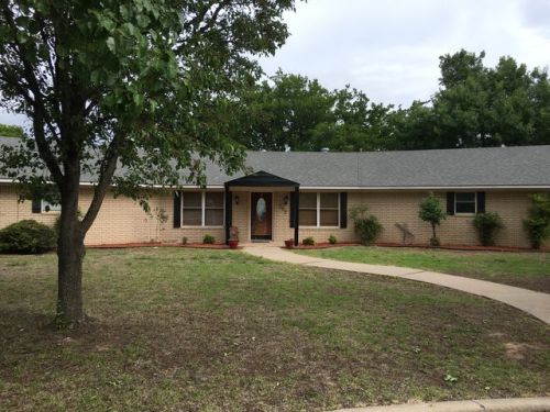 202 Holly Pl, Walters, OK 73572-2665