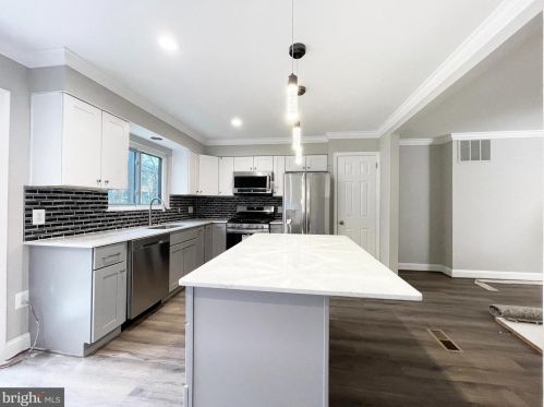 11968 Greywing Ct, Herndon, VA 20191-1828