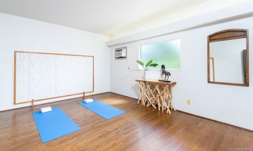 1011 14 Ave, Honolulu HI  96816-3640 exterior