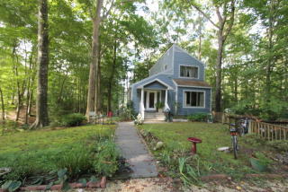 250 Grand Villa Dr, Weems, VA 22576-2513