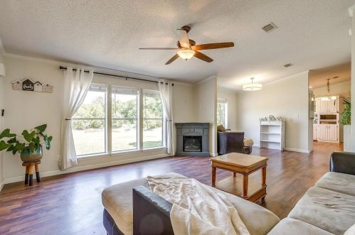 6356 Rendon Bloodworth, Fort Worth TX  76140-9456 exterior