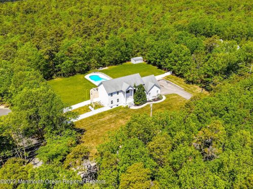 660 Berkeley Ave, Berkeley Township, NJ 08721-3703