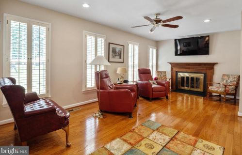 2302 Toddsbury Pl, Herndon, VA 20191-1623