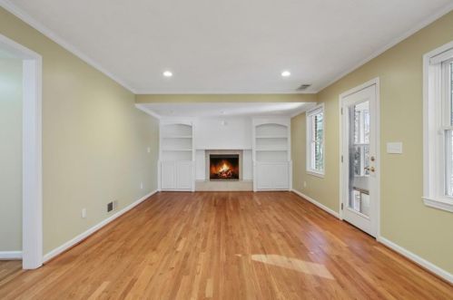 6768 Lockridge Dr, Atlanta GA  30360-1561 exterior