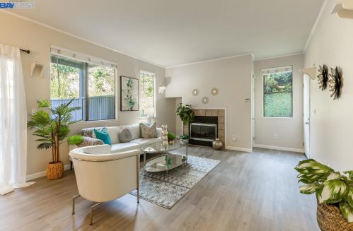 7120 Cross Creek Cir, Pleasanton, CA 94568-3894