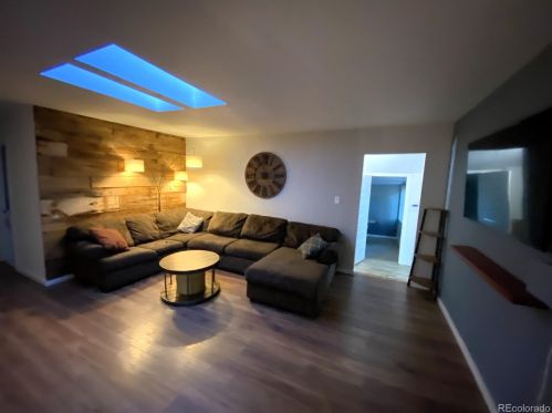 2250 Zuni St, Englewood CO  80110-1058 exterior