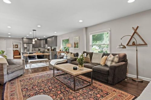 1502 Fama Dr, Atlanta GA  30329-3309 exterior