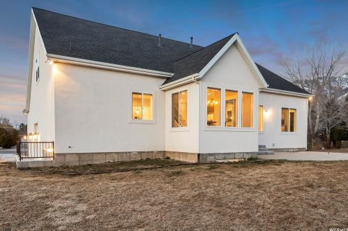 2712 Mt Jordan Rd, Sandy UT 84092-3380 exterior