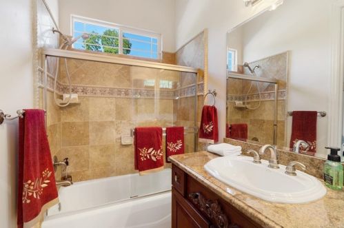 2021 Pleasant Heights Dr, Vista CA  92084-2844 exterior